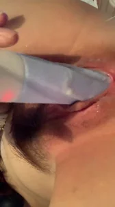 本人自慰高清喷尿丝袜插逼里寄给你